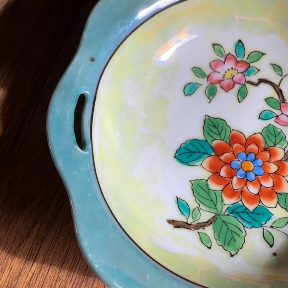 Painted Floral Dish (Japan) - Picture 2 of 9